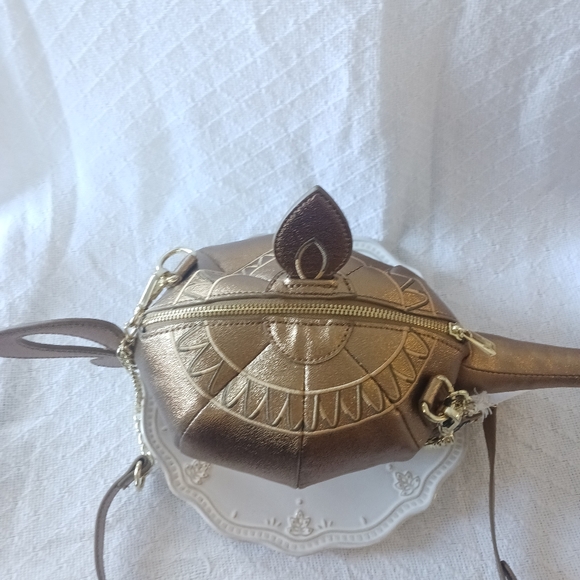 Stitch Shoppe by Loungefly × Disney Aladdin Genie Lamp Crossbody Bag - Picture 13 of 16